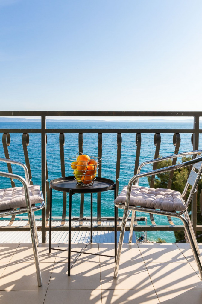 Dvokrevetne sobe s balkonom i pogledom na more, Solar Beach Inn u neposrednoj blizini mora, Stobreč, Dalmacija Stobreč