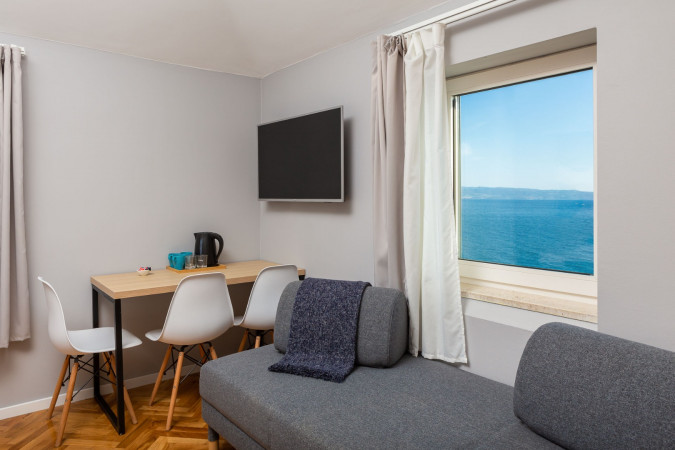 Studio s pogledom na more, Solar Beach Inn u neposrednoj blizini mora, Stobreč, Dalmacija Stobreč