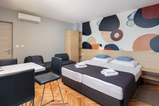 Studio s pogledom na planinu, Solar Beach Inn u neposrednoj blizini mora, Stobreč, Dalmacija Stobreč