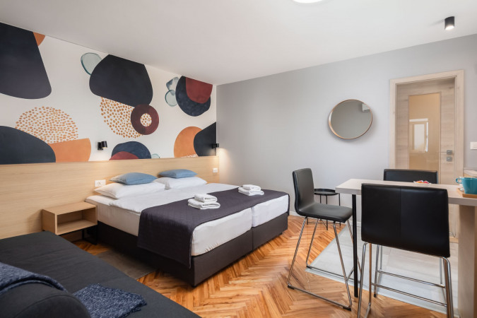 Studio s pogledom na planinu, Solar Beach Inn u neposrednoj blizini mora, Stobreč, Dalmacija Stobreč