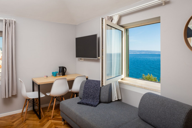 Studio s pogledom na more, Solar Beach Inn u neposrednoj blizini mora, Stobreč, Dalmacija Stobreč