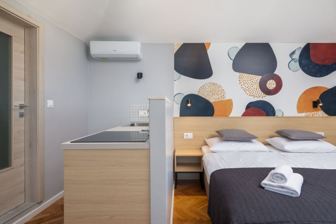 Studio s pogledom na more, Solar Beach Inn u neposrednoj blizini mora, Stobreč, Dalmacija Stobreč