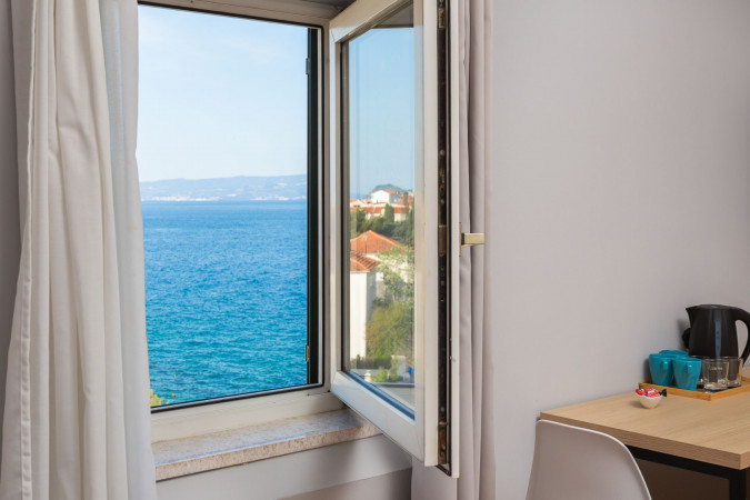 Studio s pogledom na more, Solar Beach Inn u neposrednoj blizini mora, Stobreč, Dalmacija Stobreč