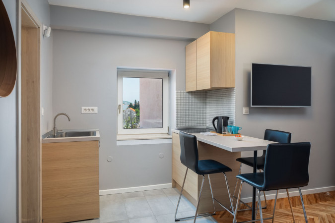 Studio s pogledom na planinu, Solar Beach Inn u neposrednoj blizini mora, Stobreč, Dalmacija Stobreč